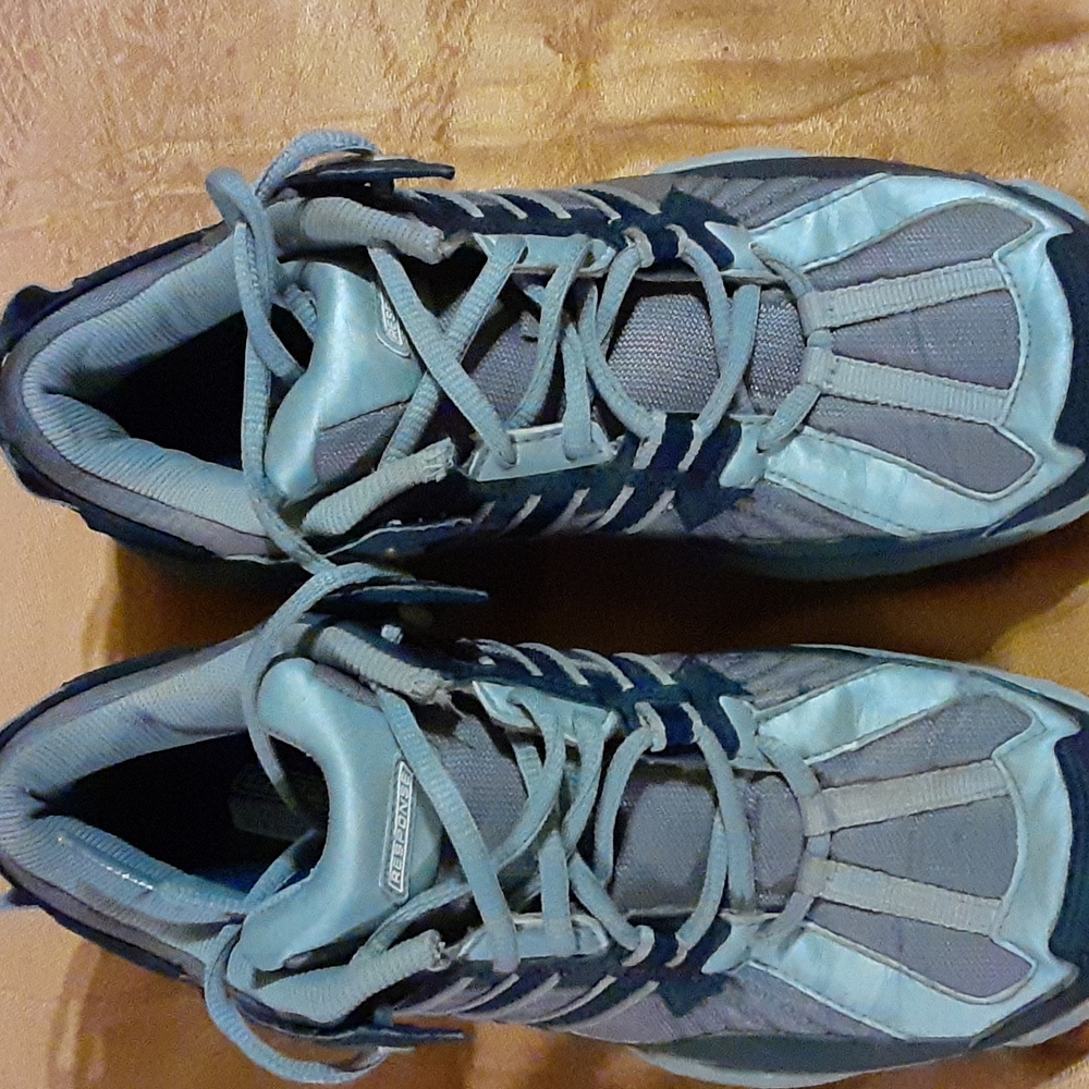 Adidas Response sneakers
